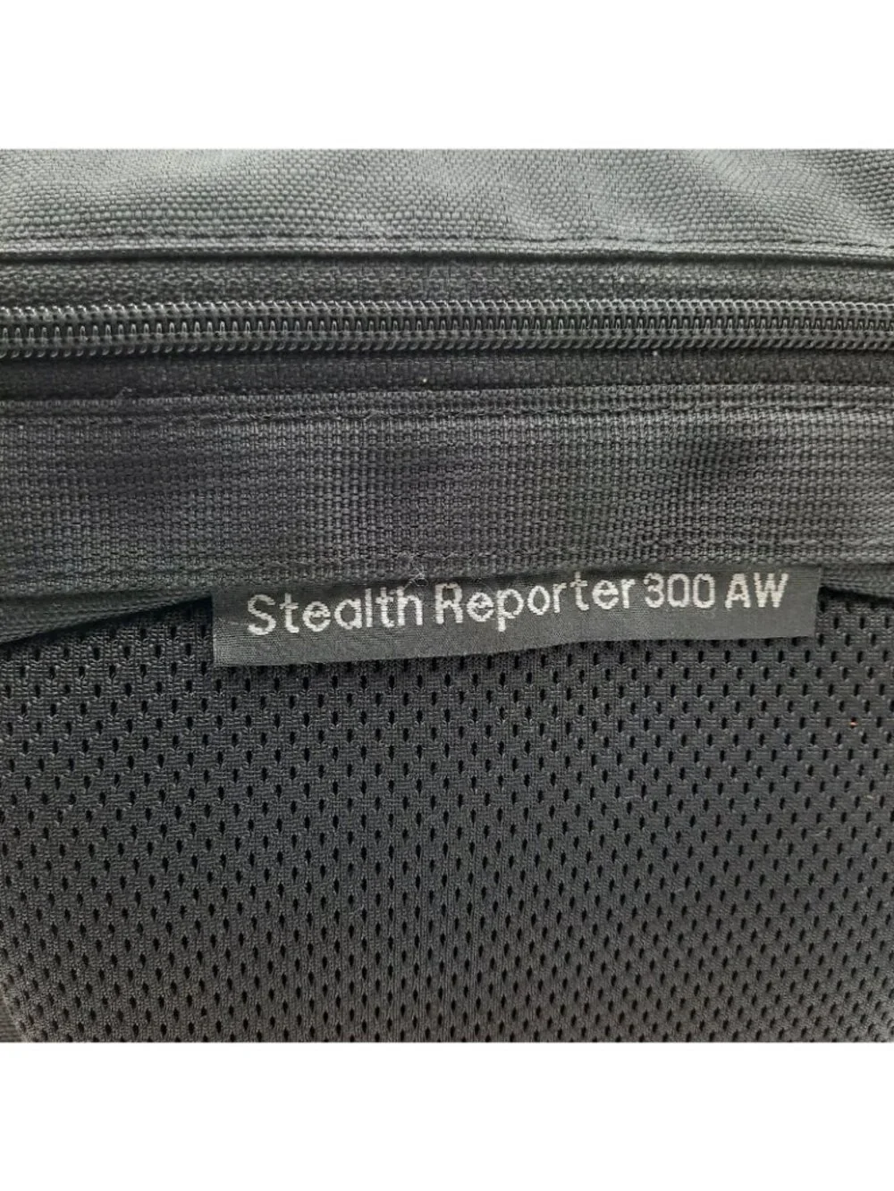 LowePro Steath Reporter 300 AW Camera Bag Black Shoulder Strap Carry Travel DSLR